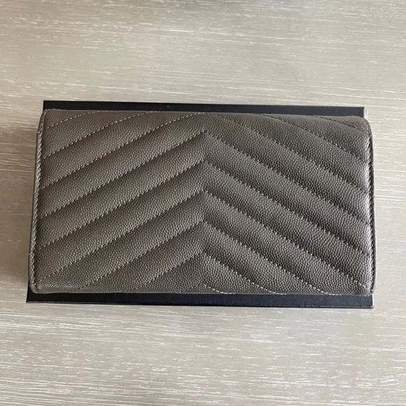 YSL Chevron Wallet - Picture 2 of 8